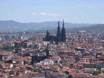 Vue de Clermont-Ferrand. Photo : Fabien1309 sous licence Créatives Commons